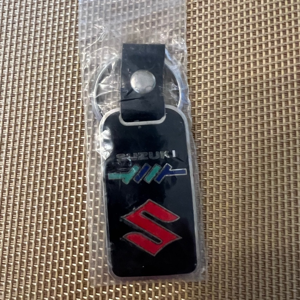 Suzuki Key Chain Auto cars NEW NWT Euroseries